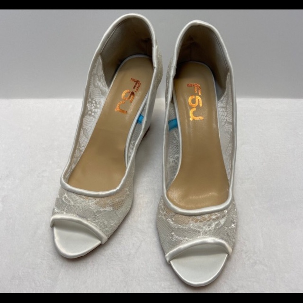 Peep Toe White Lace Wedges
